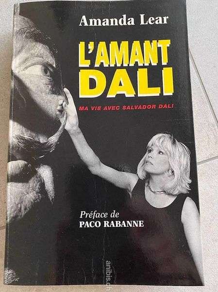 Quel âge A Amanda Lear Amanda Lear Das Ewige Rätsel Wie Alt Ist Die